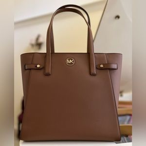 *SALE* NWT✨Michael Kors Carmen Large Leather NS Tote